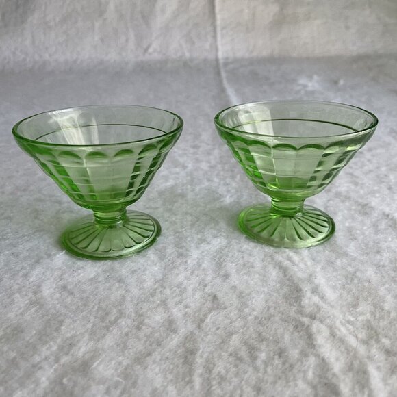 Uranium Glass UV Glowing 3” Green Vintage Sherbet Dish Block Optic Pattern FLAW - Picture 10 of 12